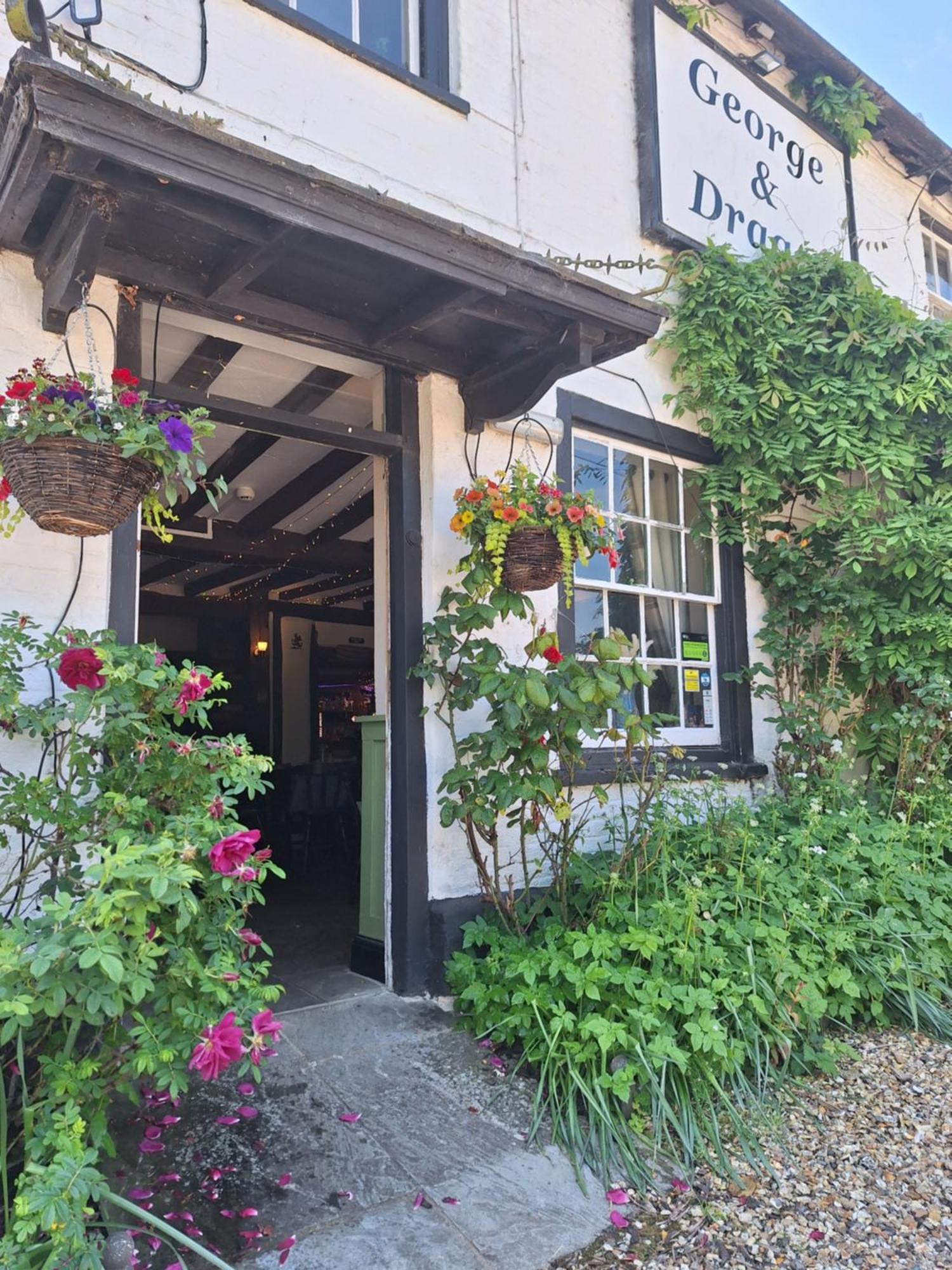 George & Dragon Country Pub & Hotel Wolverton Townsend Tadley Exterior photo